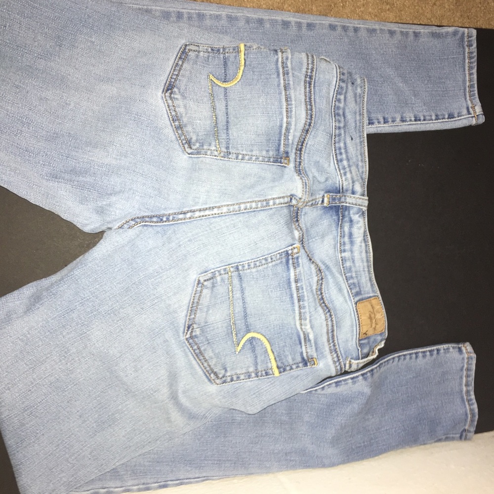AE jeggings skinny jeans. Light color